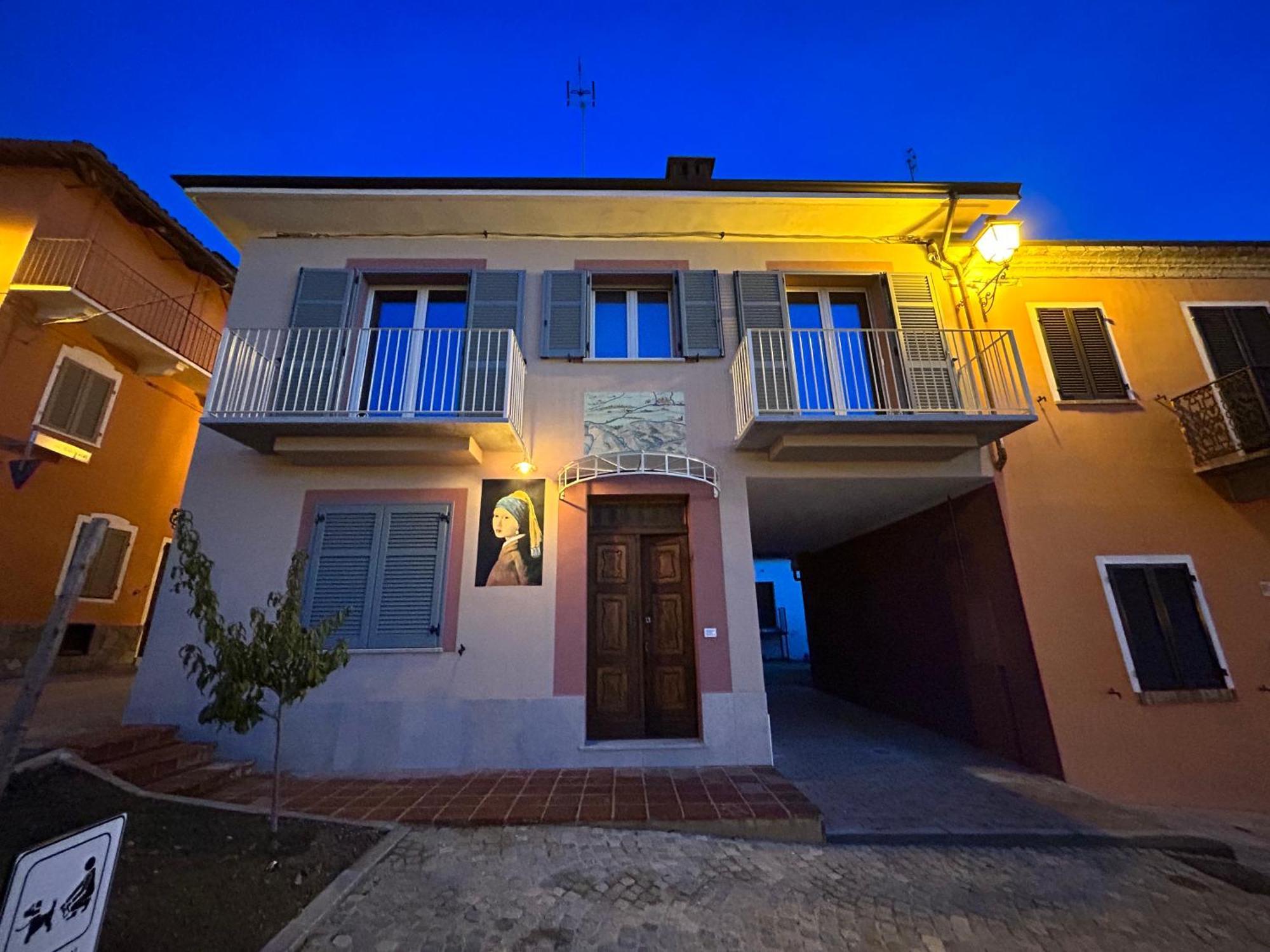 L'Incanto Casa Vacanze Montegrosso d'Asti Luaran gambar