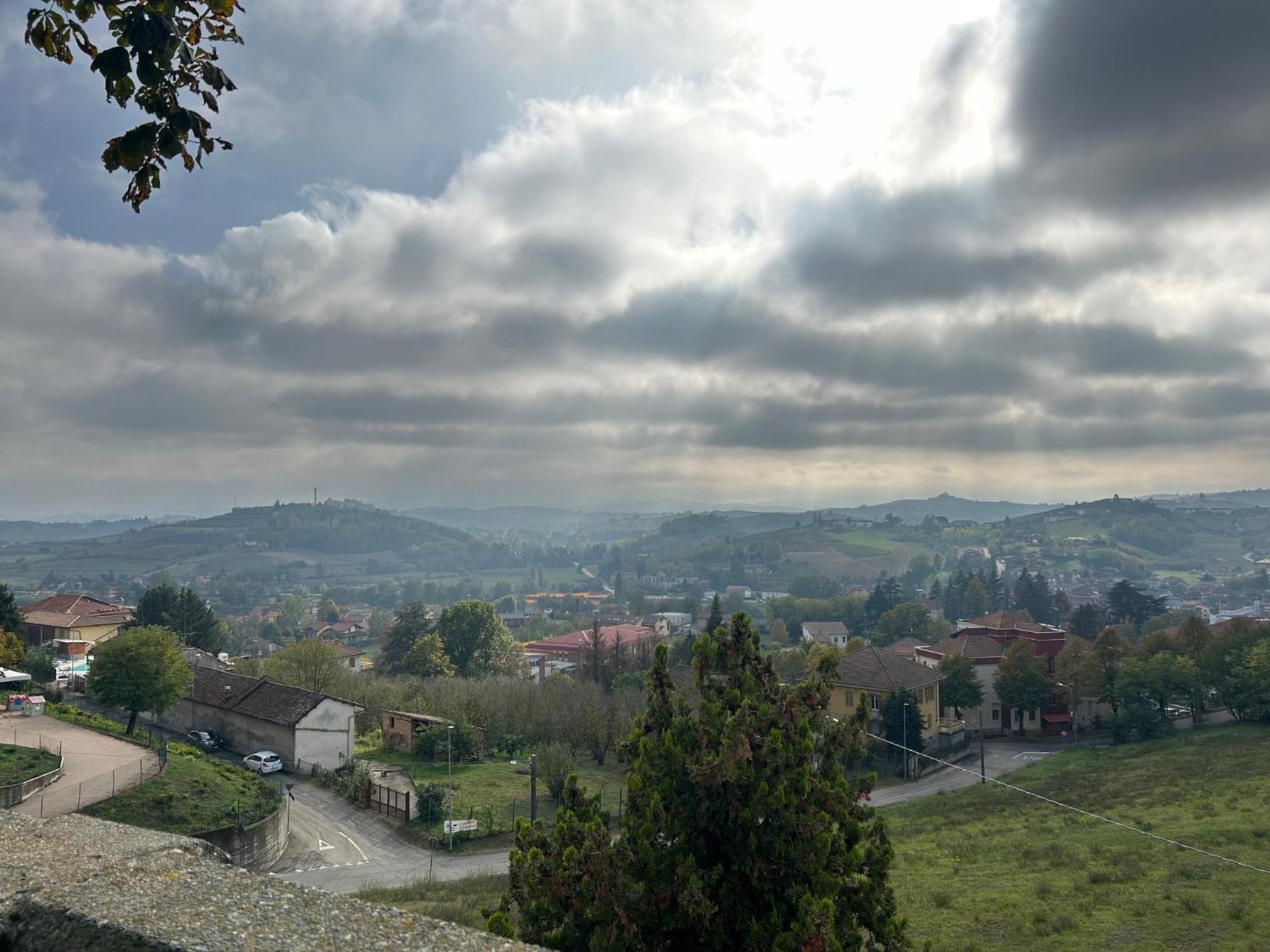 L'Incanto Casa Vacanze Montegrosso d'Asti Luaran gambar